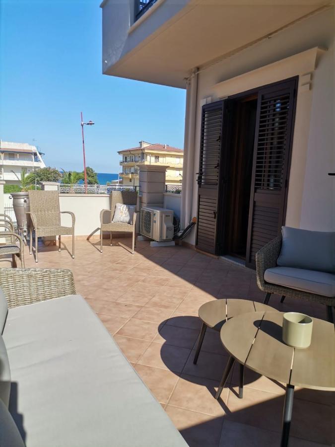 Del Gaudio Guesthouse Torre Melissa Exterior photo
