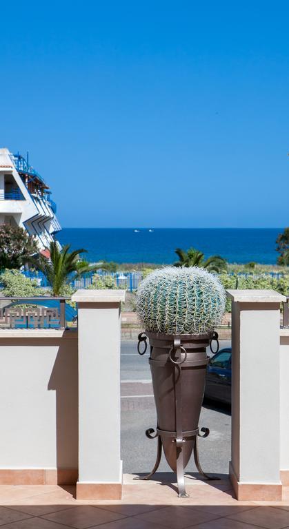 Del Gaudio Guesthouse Torre Melissa Exterior photo